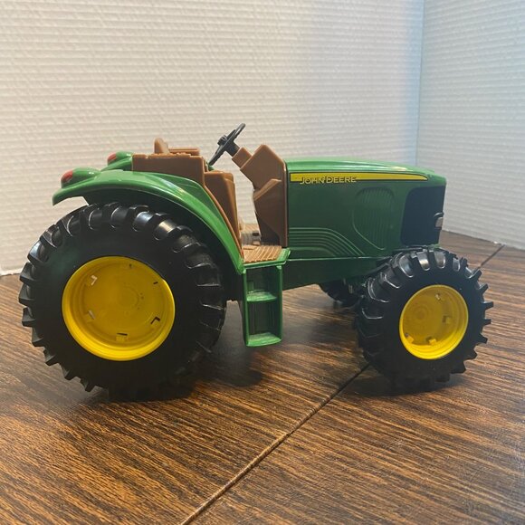 John Deere Ertl Licensed Green Toy Tractor 10”x5.5” Collectible Farm Vehicle - Picture 8 of 9
